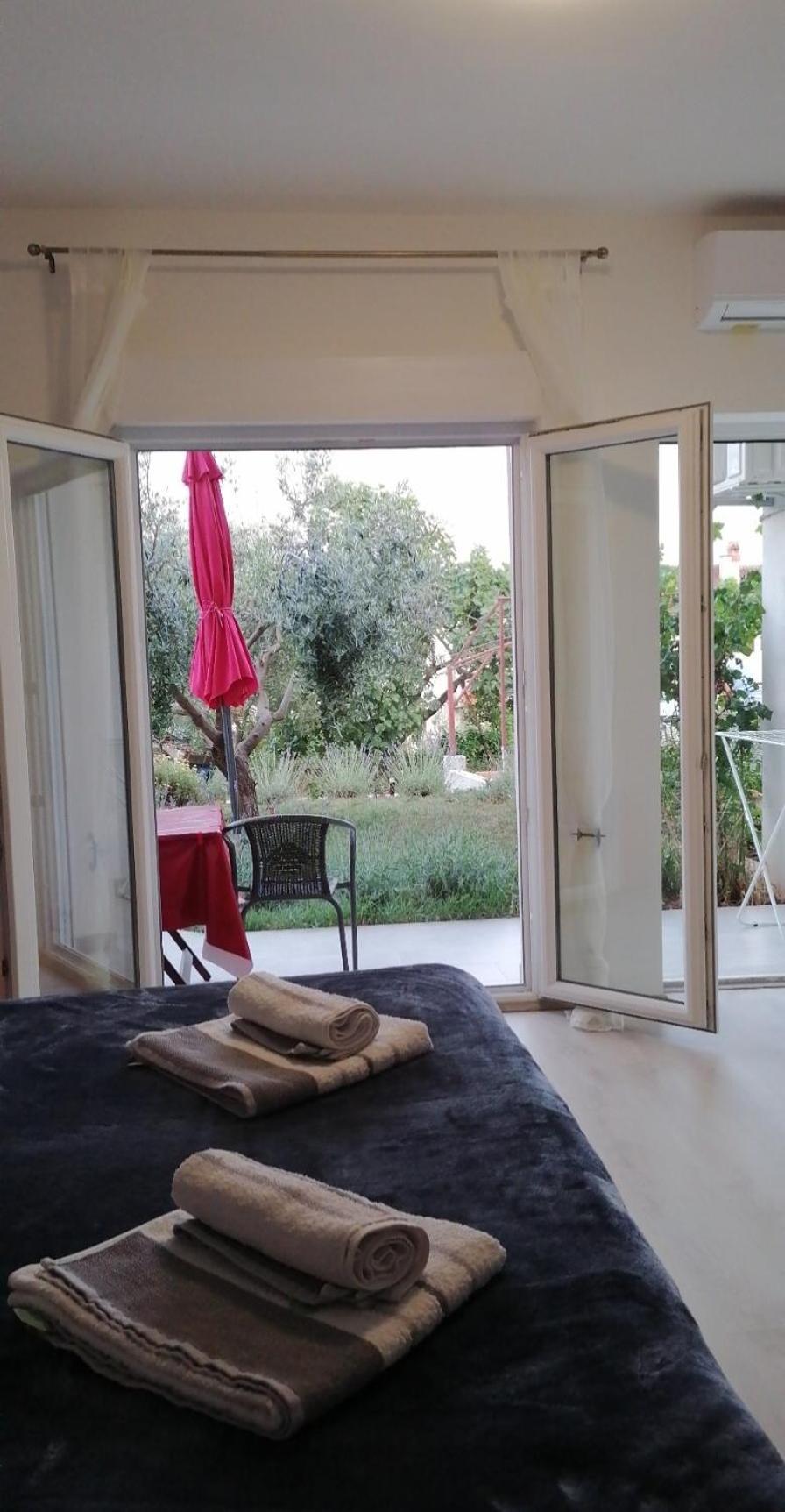 Leona Vidikovac, Apartman Pula